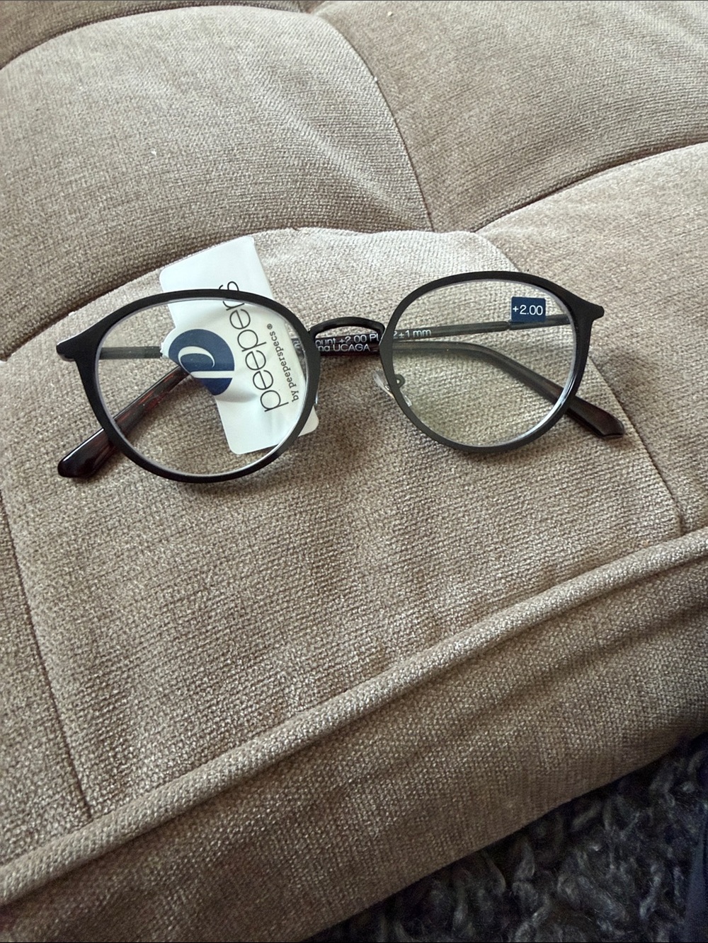 Round Readers Glasses +2.00 in Black peepers new